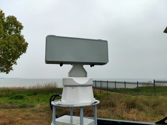 Sistema de detecção de drones por radar de banda X, em estado sólido, totalmente coerente e em fase